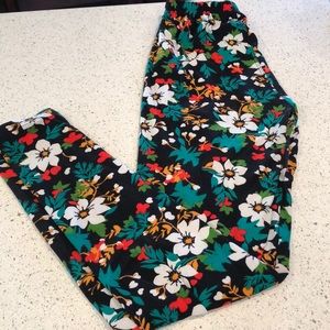 Agnes and Dora S/M leggings. WORN ONCE.